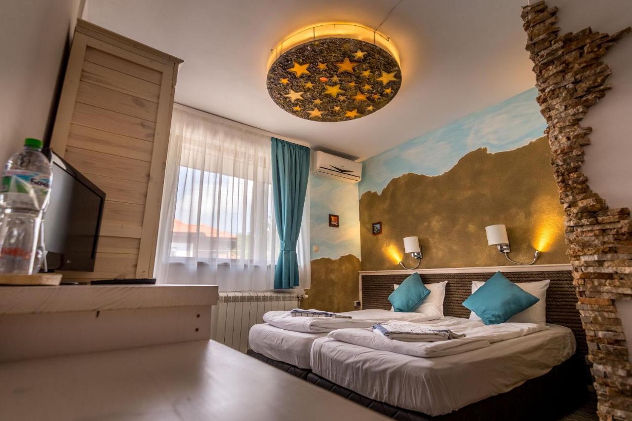 Tihiat Kut Complex Hotell Kjustendil Exteriör bild